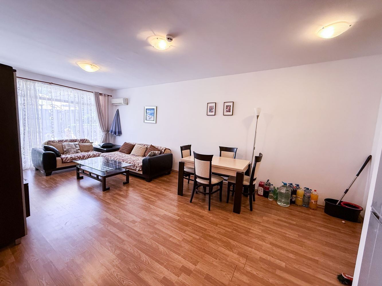 Großzügige Zweizimmerwohnung mit kleinem Privatgarten und großer Veranda in einer Anlage bei Aheloy
