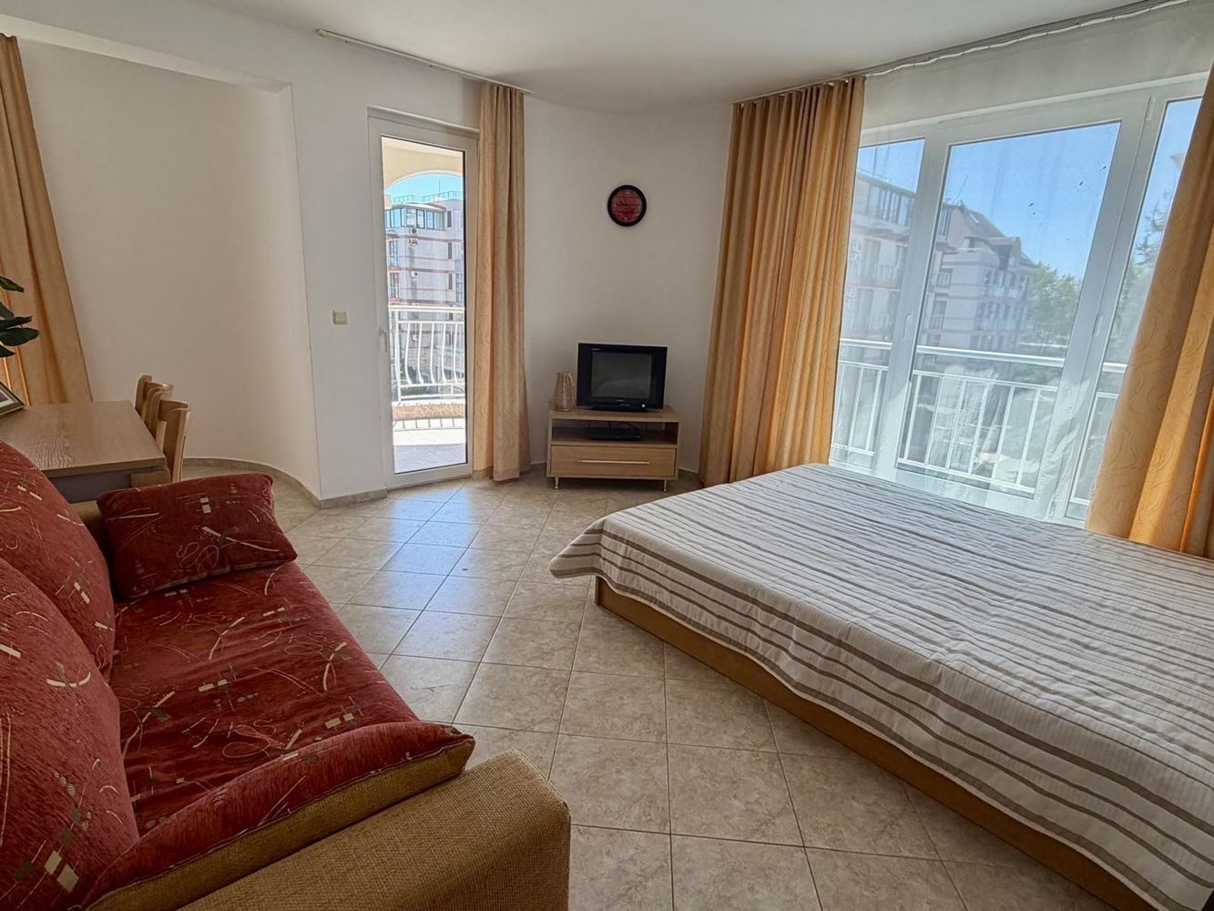 Geräumiges und komplett möbliertes Studio in einem modernen Komplex in Sonnenstrand – ausgezeichnete Immobilie zum Wohnen, Urlaub und als Investition