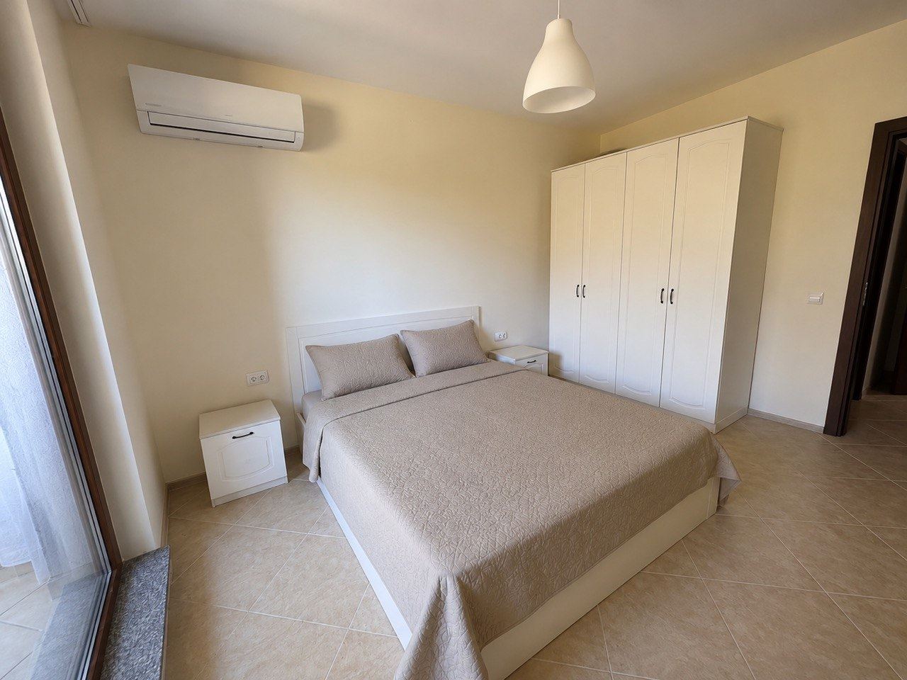 Wohnung mit einem Schlafzimmer und Poolblick in Sozopol – geräumig, möbliert und bezugsfertig