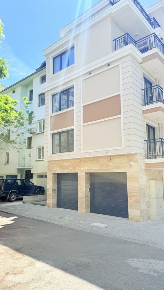 Geräumige Zweizimmerwohnung in einem Neubau mit Akt 16 in Burgas – Komfort, Platz und ausgezeichnete Lage