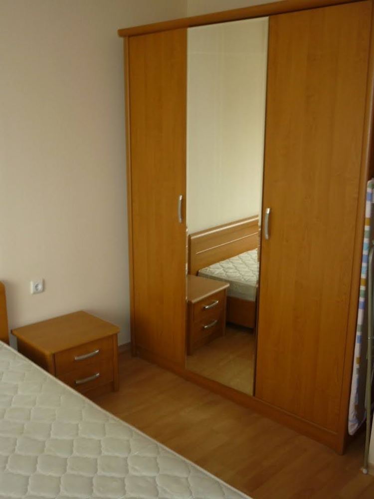 Möblierte Zwei-Zimmer-Wohnung direkt am Strand mit Meerblick in Elenite