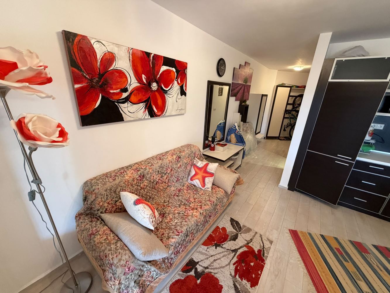 Stilvolle Wohnung mit einem Schlafzimmer in einer prestigeträchtigen Anlage in Sveti Vlas – bezugsfertig und mit vollständigen Unterlagen für eine schnelle Transaktion