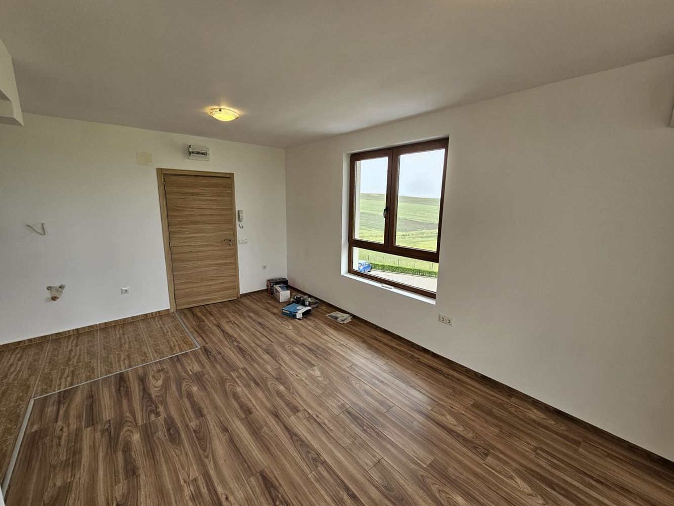 Nagelneue schlüsselfertige 2-Zimmer-Wohnung in ruhiger Gegend in Aheloy