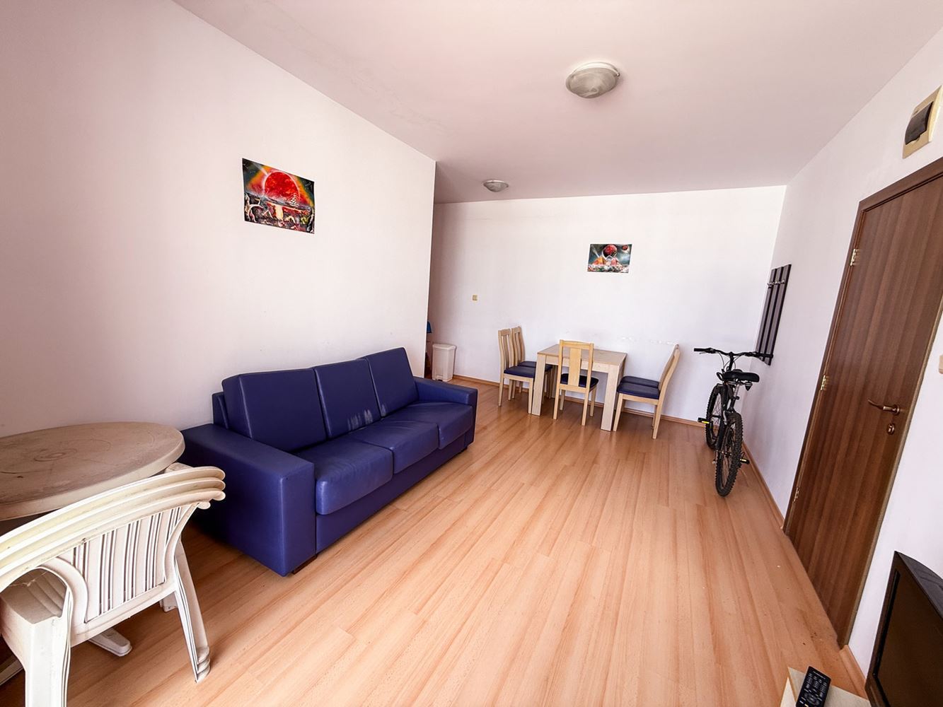 3-Zimmer-Wohnung mit Poolblick in einem gepflegten Komplex nahe Sonnenstrand