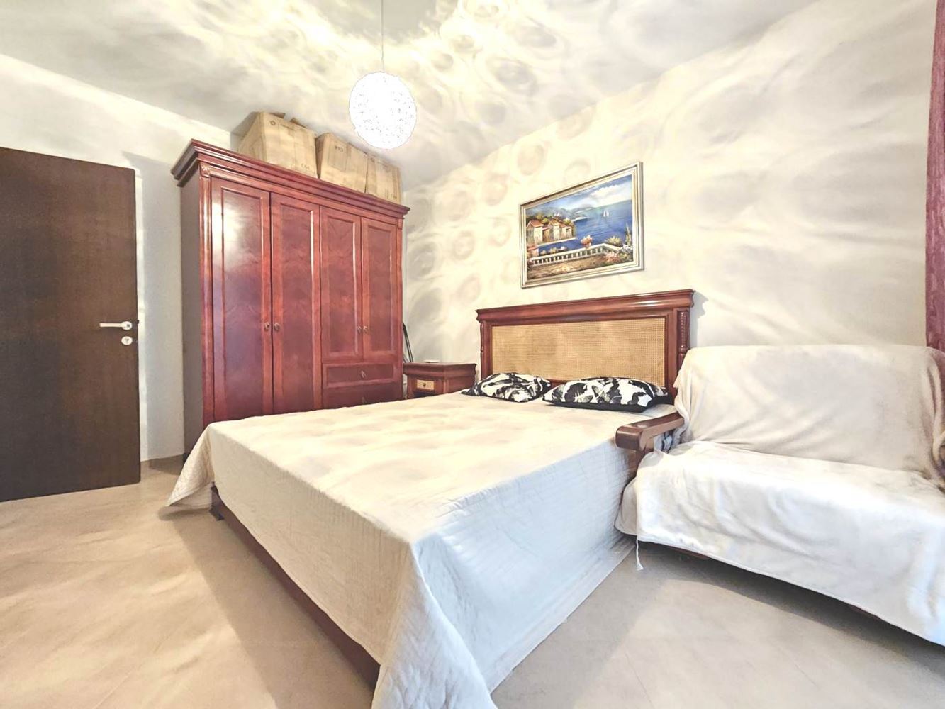Drei-Zimmer-Wohnung im Erdgeschoss mit direktem Zugang zum Pool in einem Luxuskomplex in Sonnenstrand