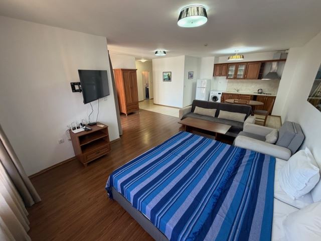 Zwei-Zimmer-Wohnung in erster Meereslinie mit Meerblick in Aheloy