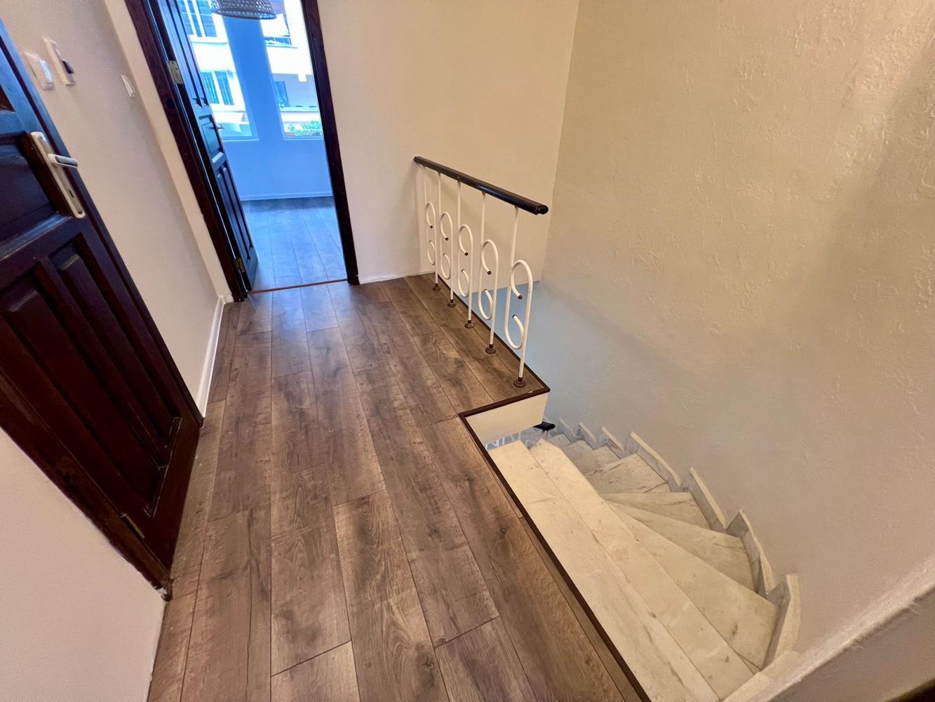 Direkt am Meer in Ravda – Maisonette mit zwei Schlafzimmern, Meerblick und eigenem Stellplatz