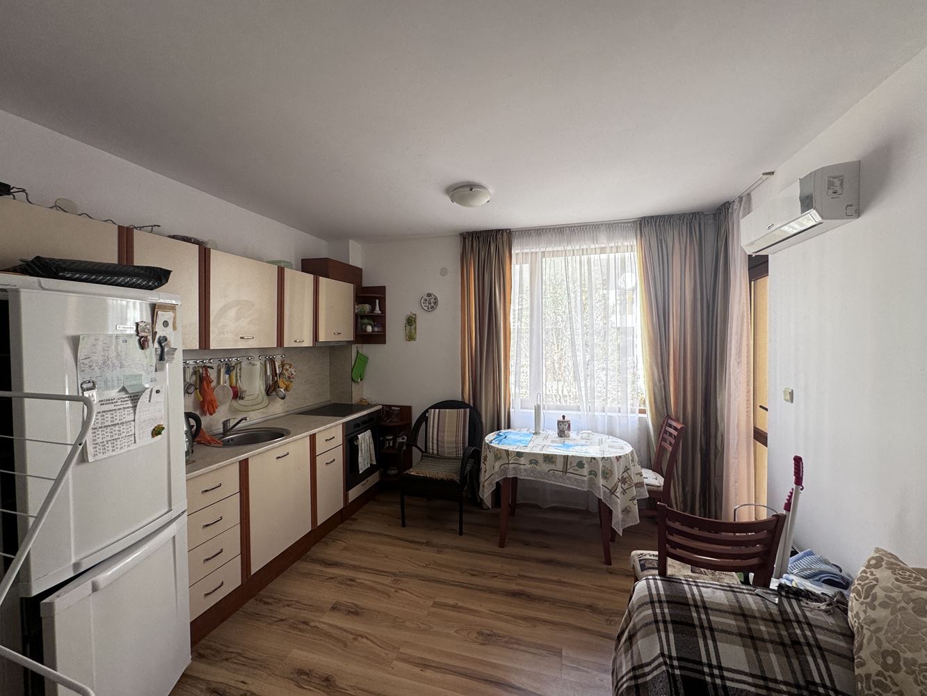 Zwei-Zimmer-Wohnung (mit einem Schlafzimmer) mit direktem Poolzugang im „Viktorio“-Komplex, Sveti Vlas – Komfort und Urlaubsfeeling