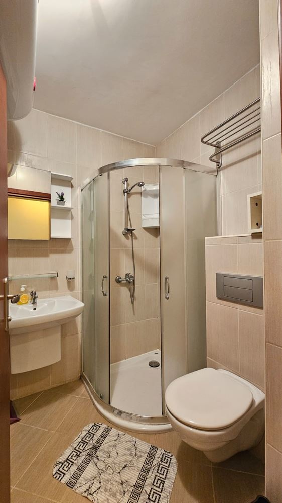 Gemütliche und stilvoll eingerichtete 2-Zimmer-Wohnung mit teilweisem Meerblick