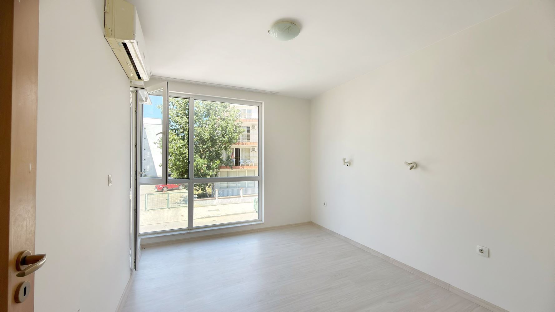 Zweizimmerwohnung 400 m vom Meer entfernt in Sonnenstrand – eine ausgezeichnete Investition und ein wunderbarer Ort für den Urlaub