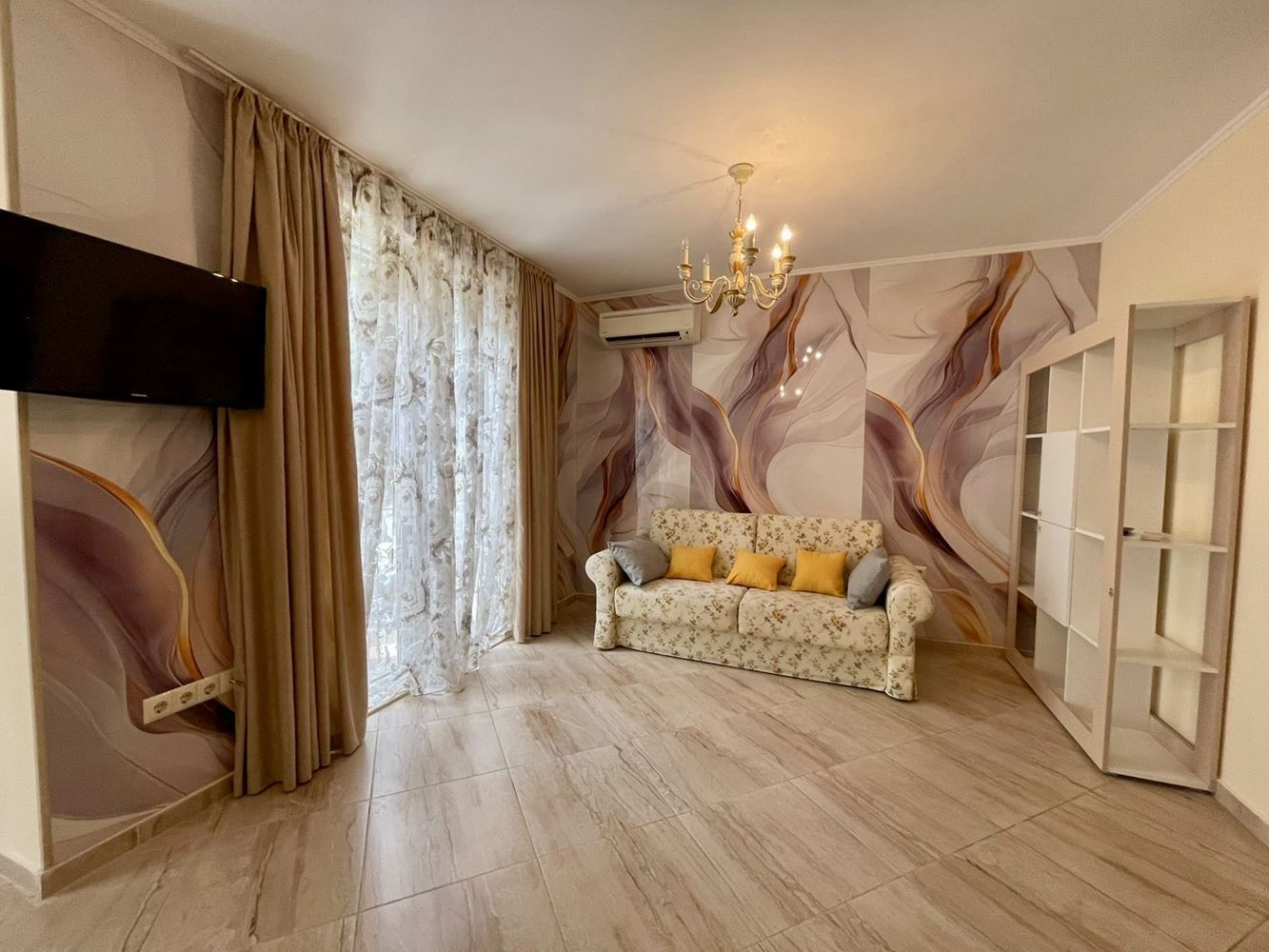 Luxuriöses Maisonette-Apartment mit Garten in Elite-Komplex – Komfort und Entspannung in Meeresnähe