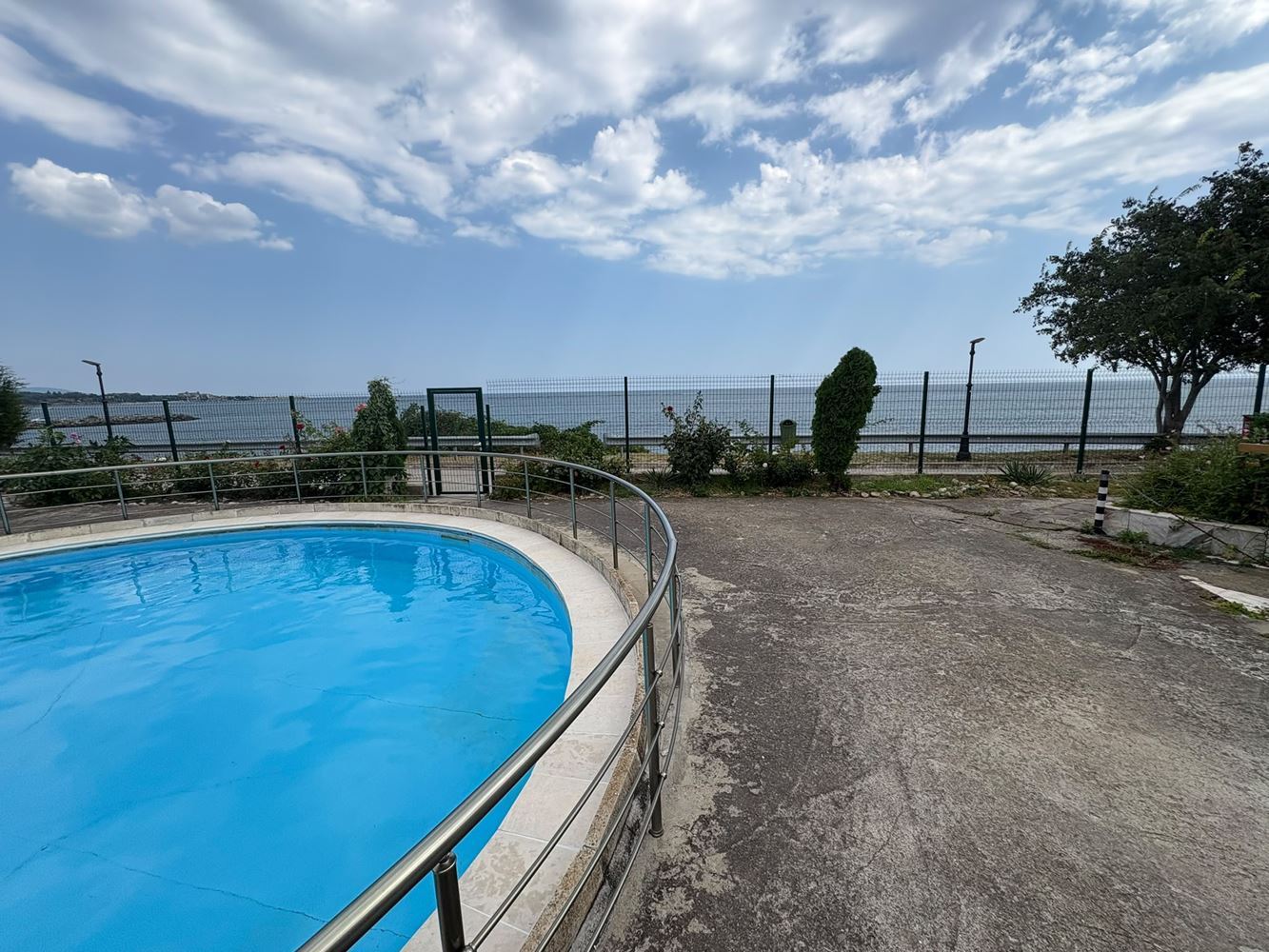 Direkt am Meer in Ravda – Maisonette mit zwei Schlafzimmern, Meerblick und eigenem Stellplatz