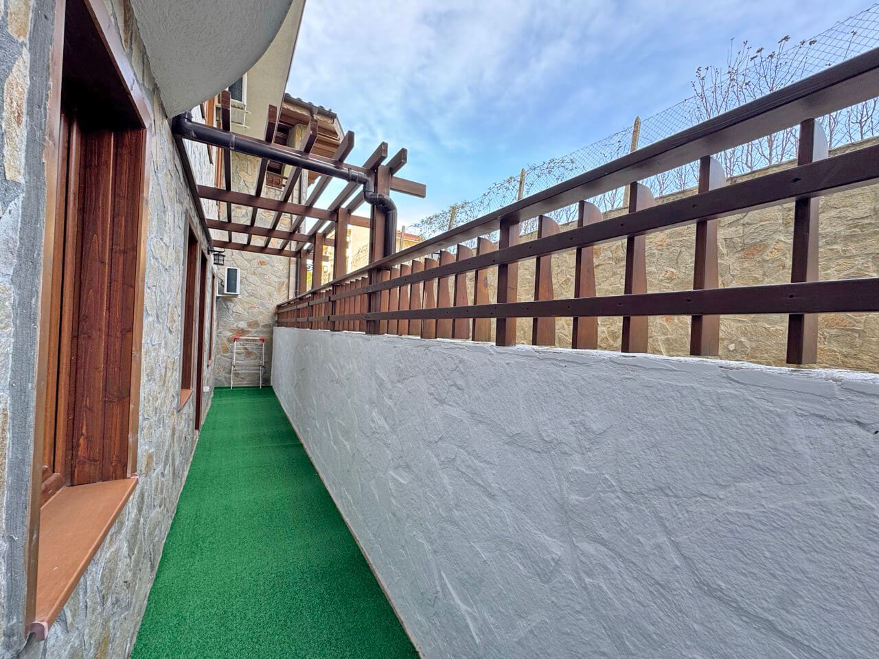 Geräumige Zwei-Zimmer-Wohnung in einem prestigeträchtigen Komplex in Sveti Vlas – 200 Meter vom Meer entfernt