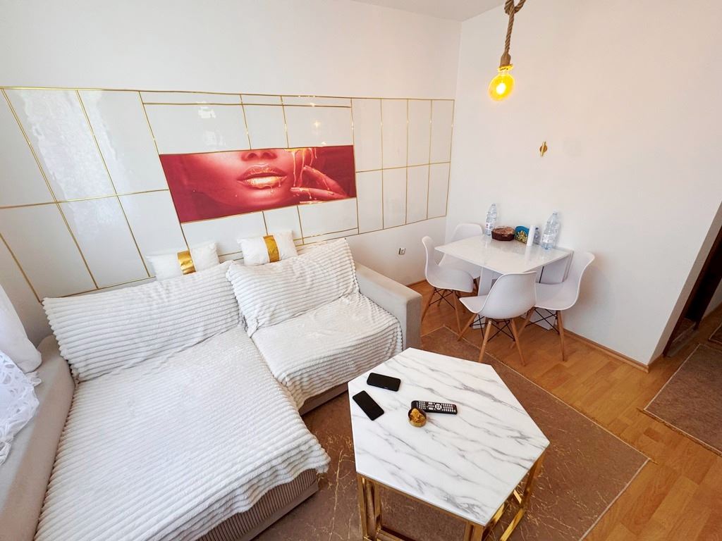 Stilvolle voll möblierte 3-Zimmer-Wohnung im Sonnenstrand in einer Anlage mit ausgezeichneten Annehmlichkeiten