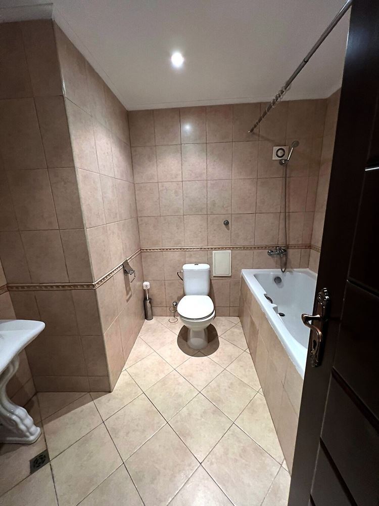 Luxuriöse Drei-Zimmer-Wohnung mit Panoramablick auf das Meer und den Pool – erste Meereslinie in Obzor!