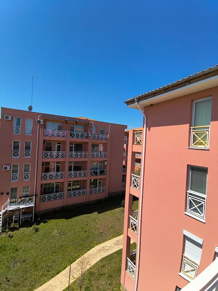 Exklusiv möbliertes Studio in einer geschlossenen Anlage mit umfangreicher Infrastruktur und ruhiger Atmosphäre