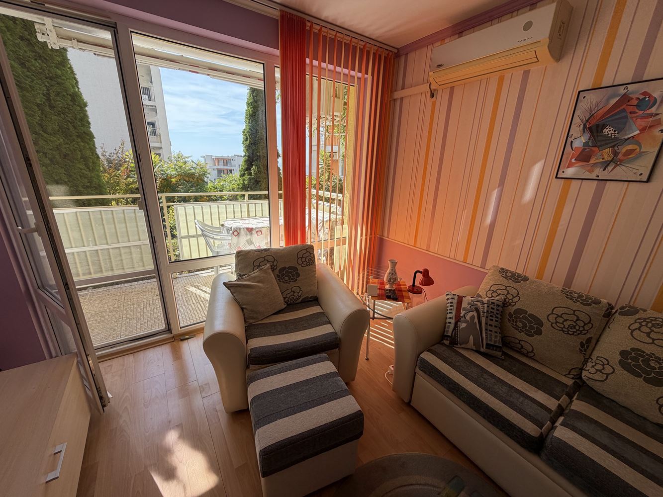 Zweizimmerwohnung mit großzügiger Terrasse und Meerblick in Sveti Vlas – 300 Meter vom Strand entfernt