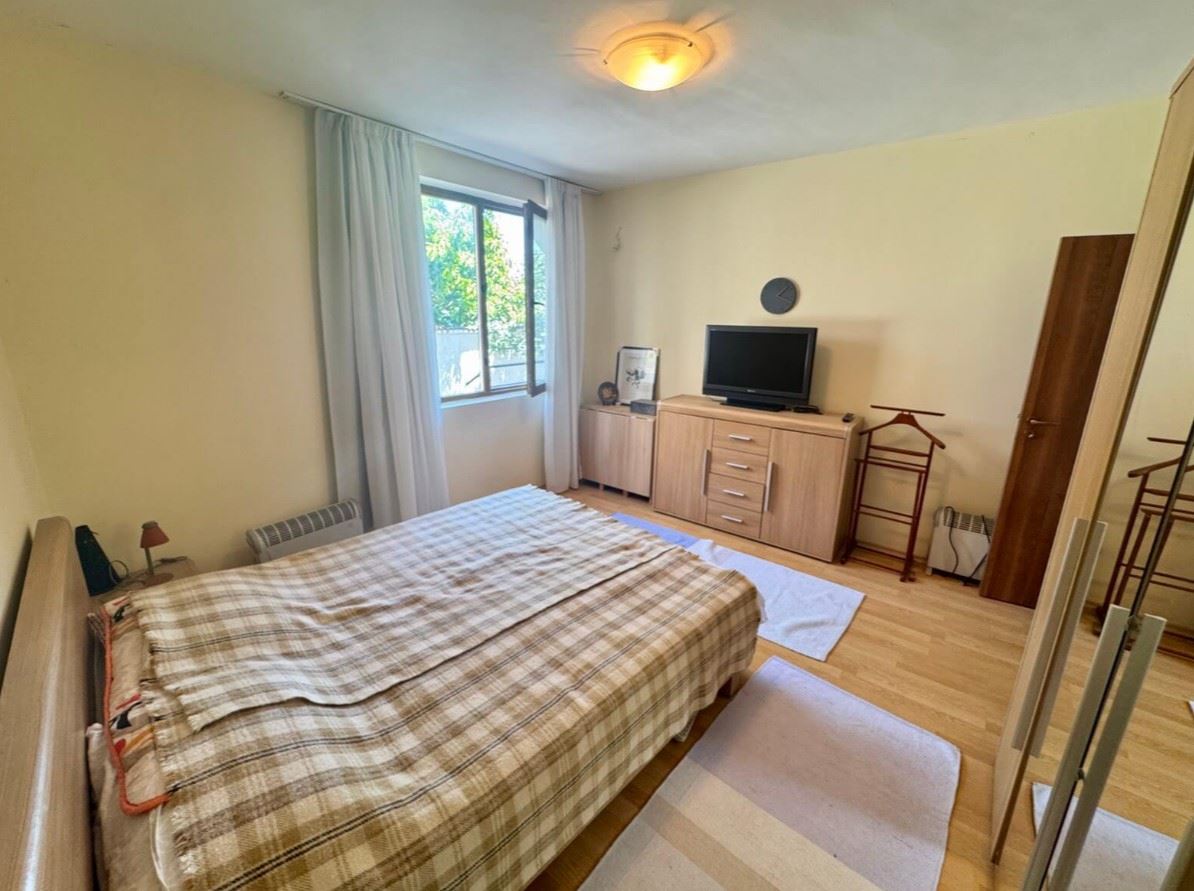 Geräumiges Apartment mit zwei Schlafzimmern in erster Meereslinie in Ravda – ein großzügiges Zuhause am Meer mit einzigartigem Ausblick