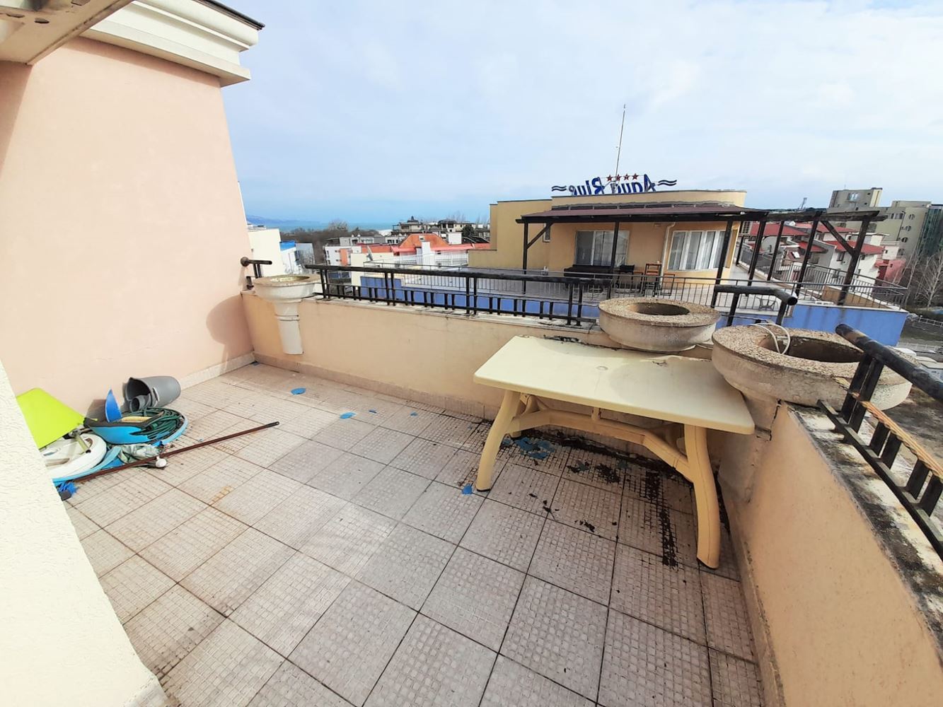 Großzügiges Studio-Apartment mit getrennten Wohnbereichen in einer prestigeträchtigen Anlage nahe Cacao Beach in Sunny Beach