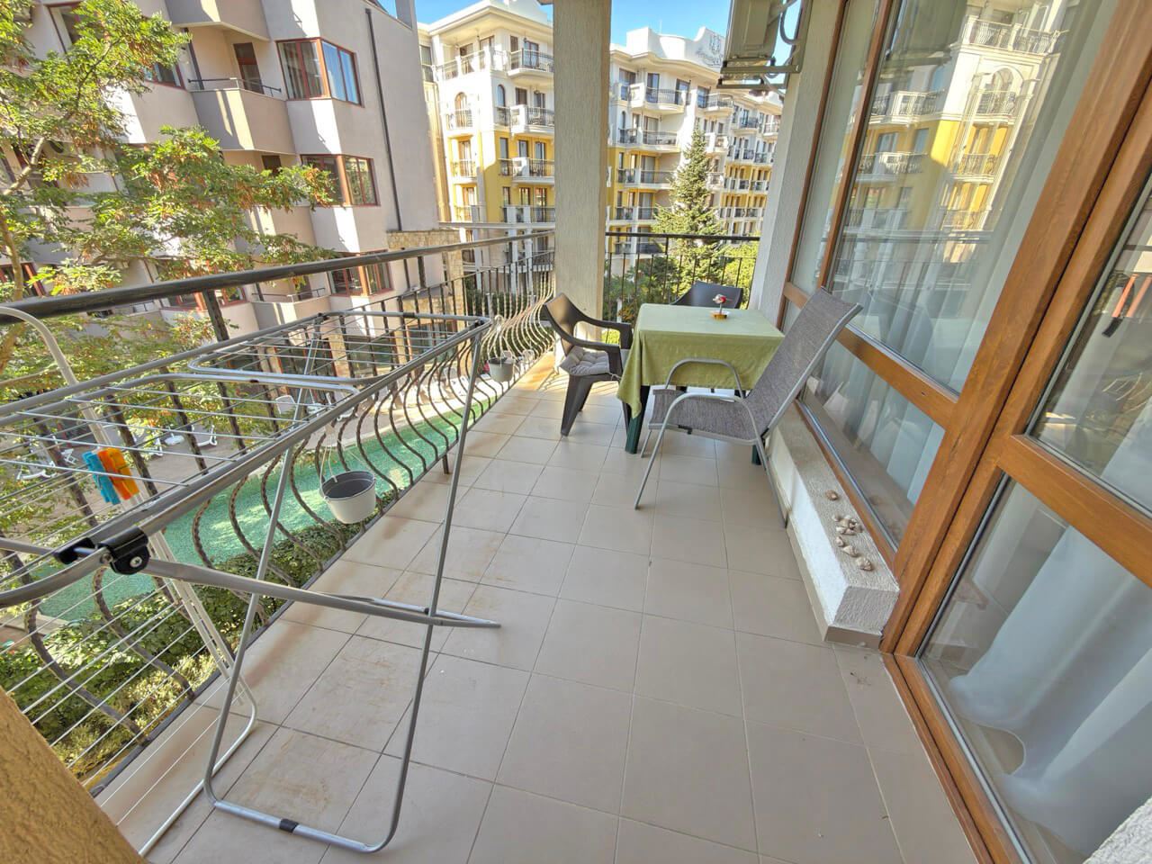 Zweizimmerwohnung mit hochwertiger Möblierung und Swimmingpool in einer modernen Anlage in Sonnenstrand
