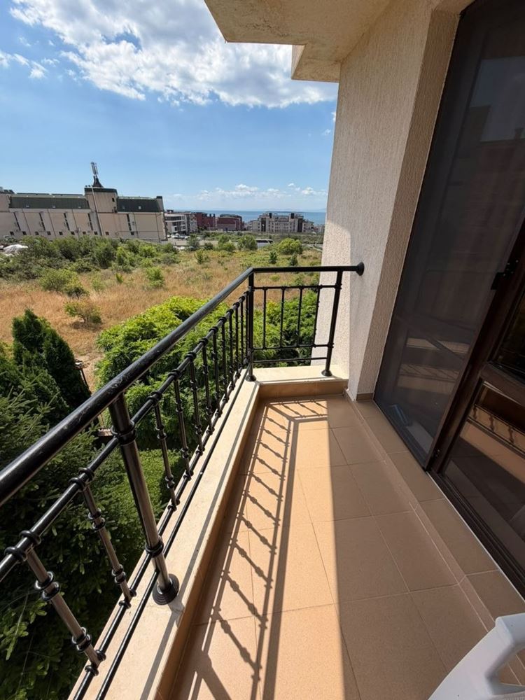 Stilvolle Wohnung mit einem Schlafzimmer und Meerblick in einer prestigeträchtigen Wohnanlage in Sveti Vlas – ideal für Urlaub und Investition