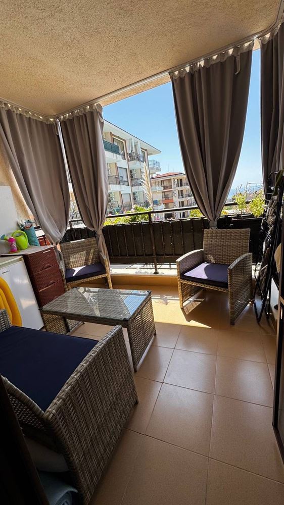 Ein-Zimmer-Wohnung in einem prestigeträchtigen Komplex mit Meer- und Grünblick