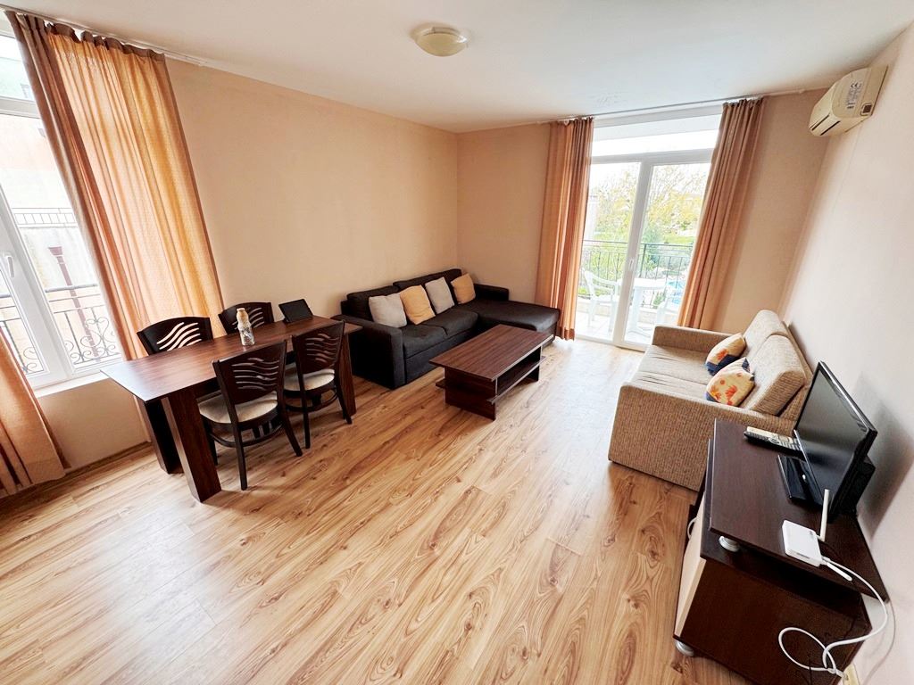 2-Zimmer-Wohnung mit Poolblick in einer prestigeträchtigen Anlage in Sonnenstrand