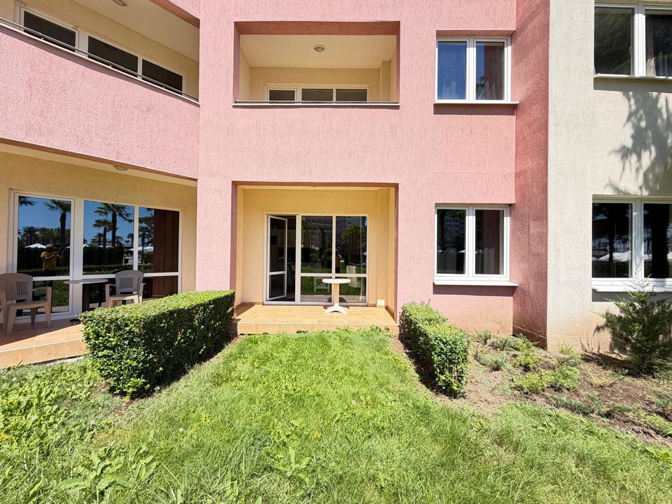 Wohnung mit einem Schlafzimmer und direktem Zugang zum Pool in Sonnenstrand – Luxus, Großzügigkeit und erstklassige Annehmlichkeiten