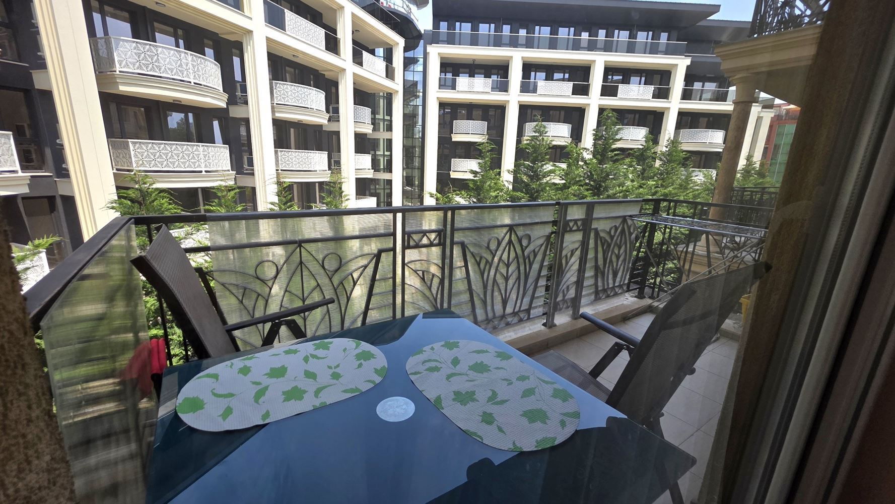 Wohnung mit einem Schlafzimmer in grüner Umgebung und hohem Komfort in Sonnenstrand – ausgezeichnete Investition und gemütliches Feriendomizil