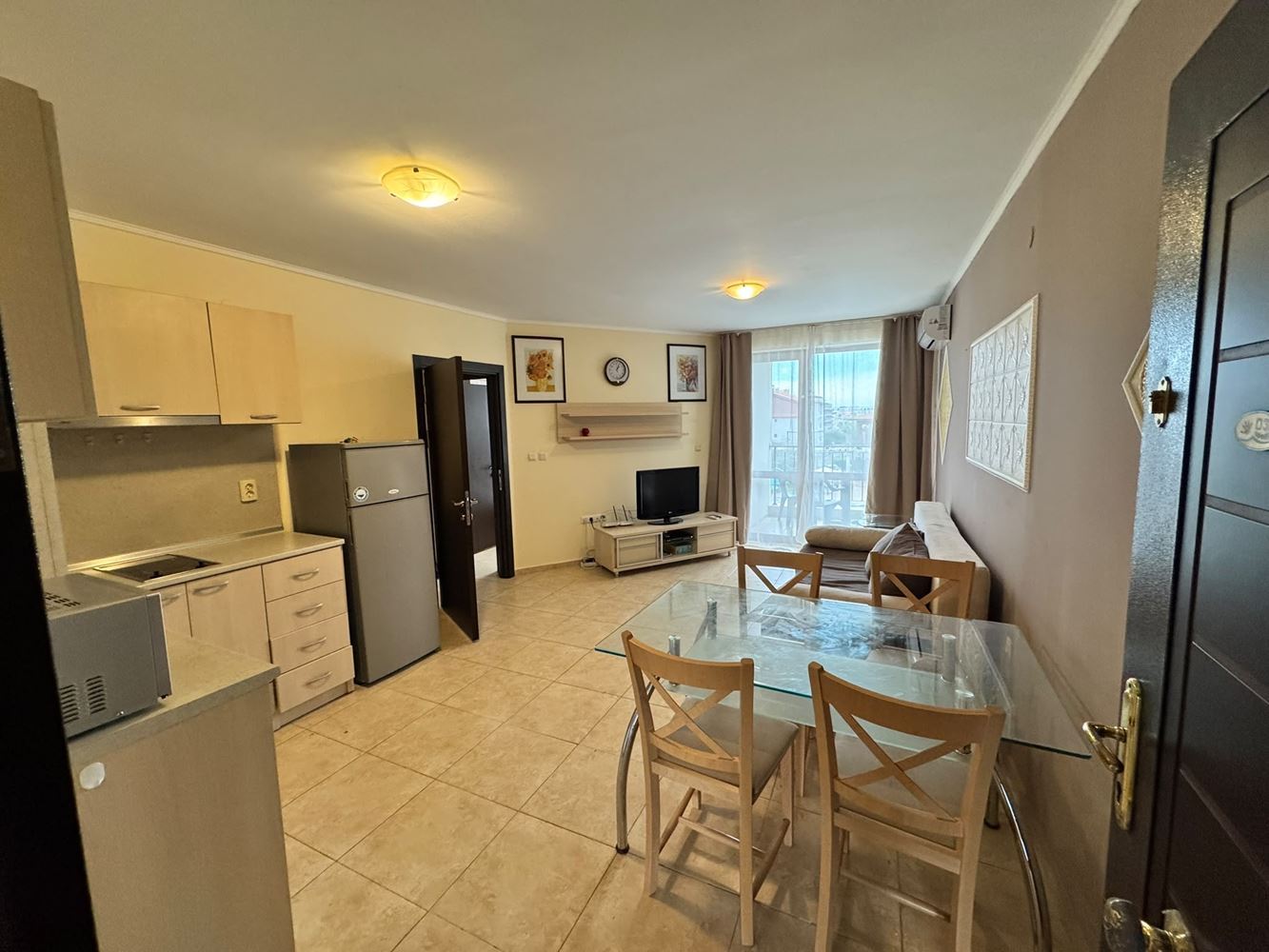 Zweizimmerwohnung mit Poolblick in Nessebar – Komfort, Meer und hervorragende Bedingungen für Urlaub und Investition