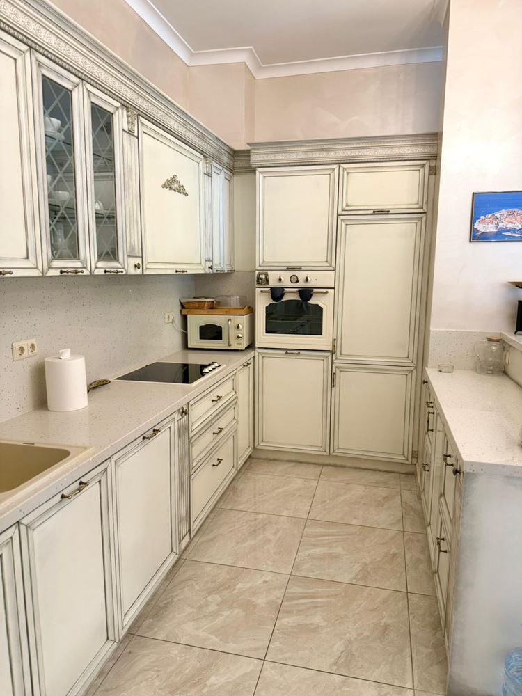 Luxuriöses Maisonette-Apartment mit großzügiger Veranda und Poolblick in Sveti Vlas