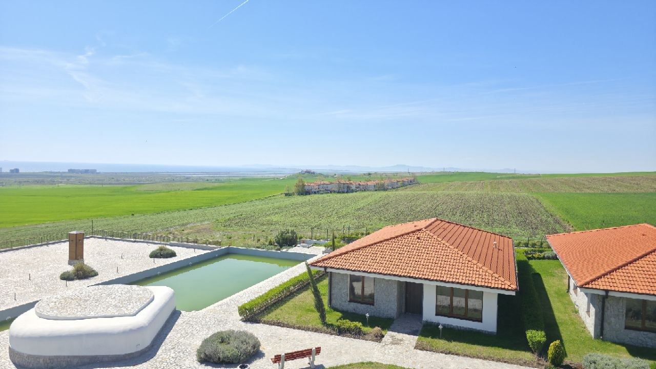 Geräumige Zweizimmerwohnung mit Meerblick in Acheloj – Ruhe, Grün und luxuriöse Annehmlichkeiten