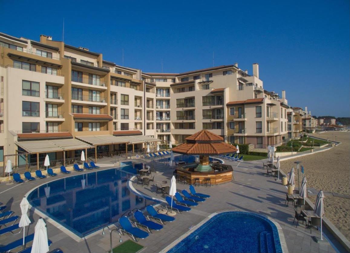 Großzügige 3-Zimmer-Wohnung in erster Meereslinie in Obzor mit Panoramablick auf das Meer