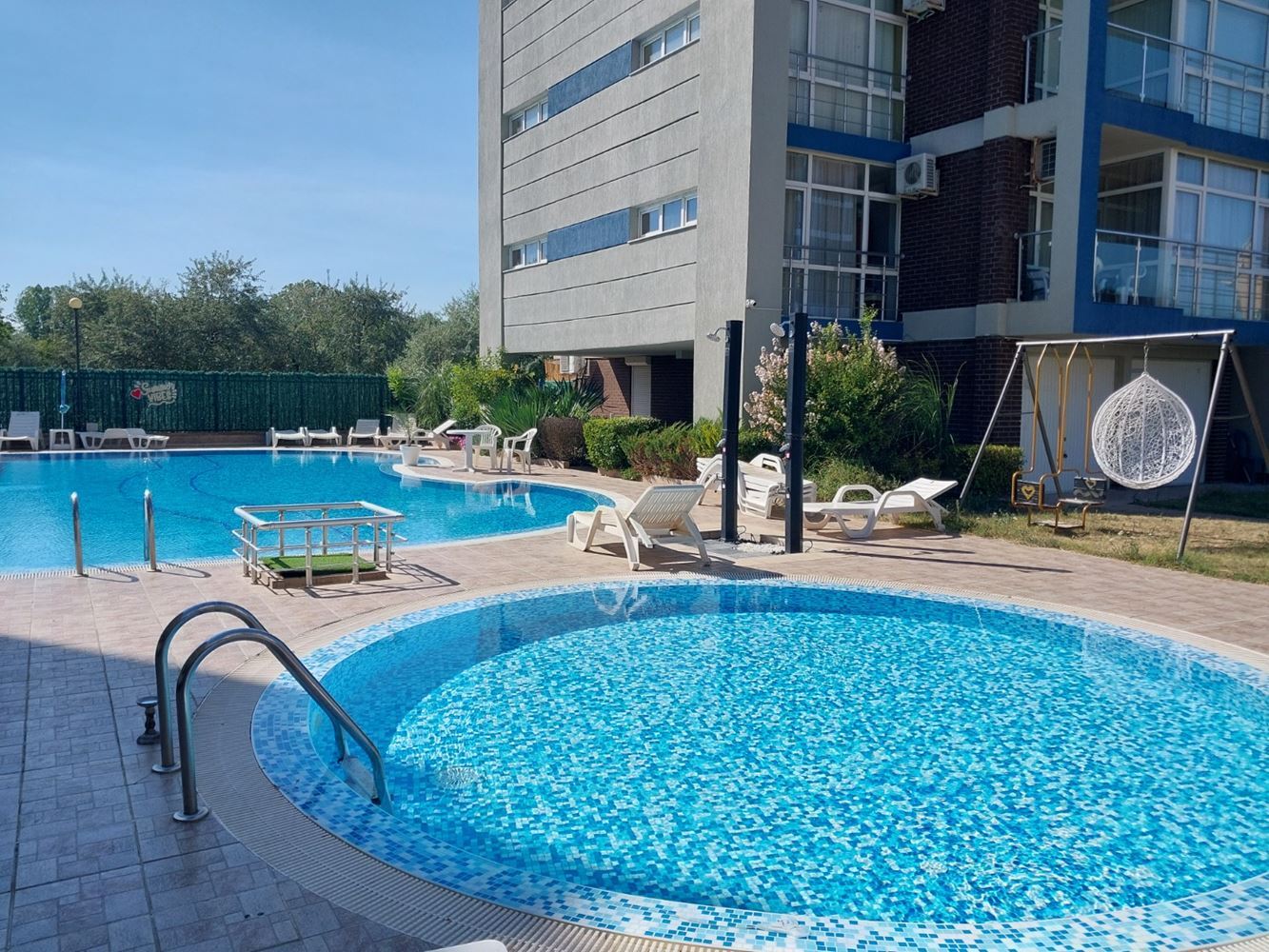 Ruhige Lage nahe dem Cacao Beach: 2-Zimmer-Wohnung mit zwei Terrassen im südlichen Teil von Sonnenstrand 