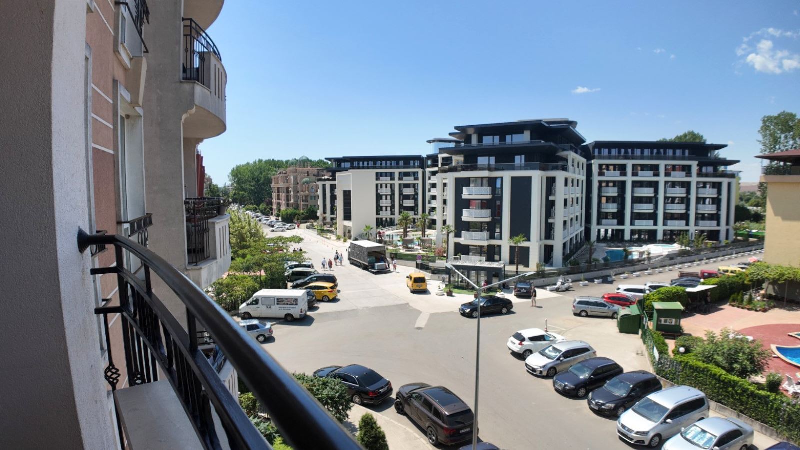 Stilvolles und geräumiges Studio in einer prestigeträchtigen Anlage in Sonnenstrand – Komfort und Luxus am Meer