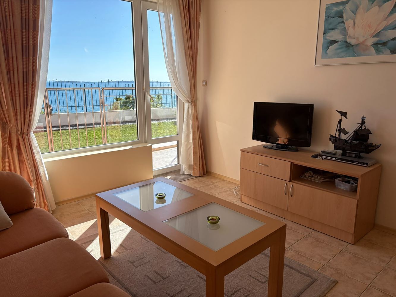 Erste Meereslinie in Sveti Vlas – geräumige Wohnung mit einem Schlafzimmer und Meerblick