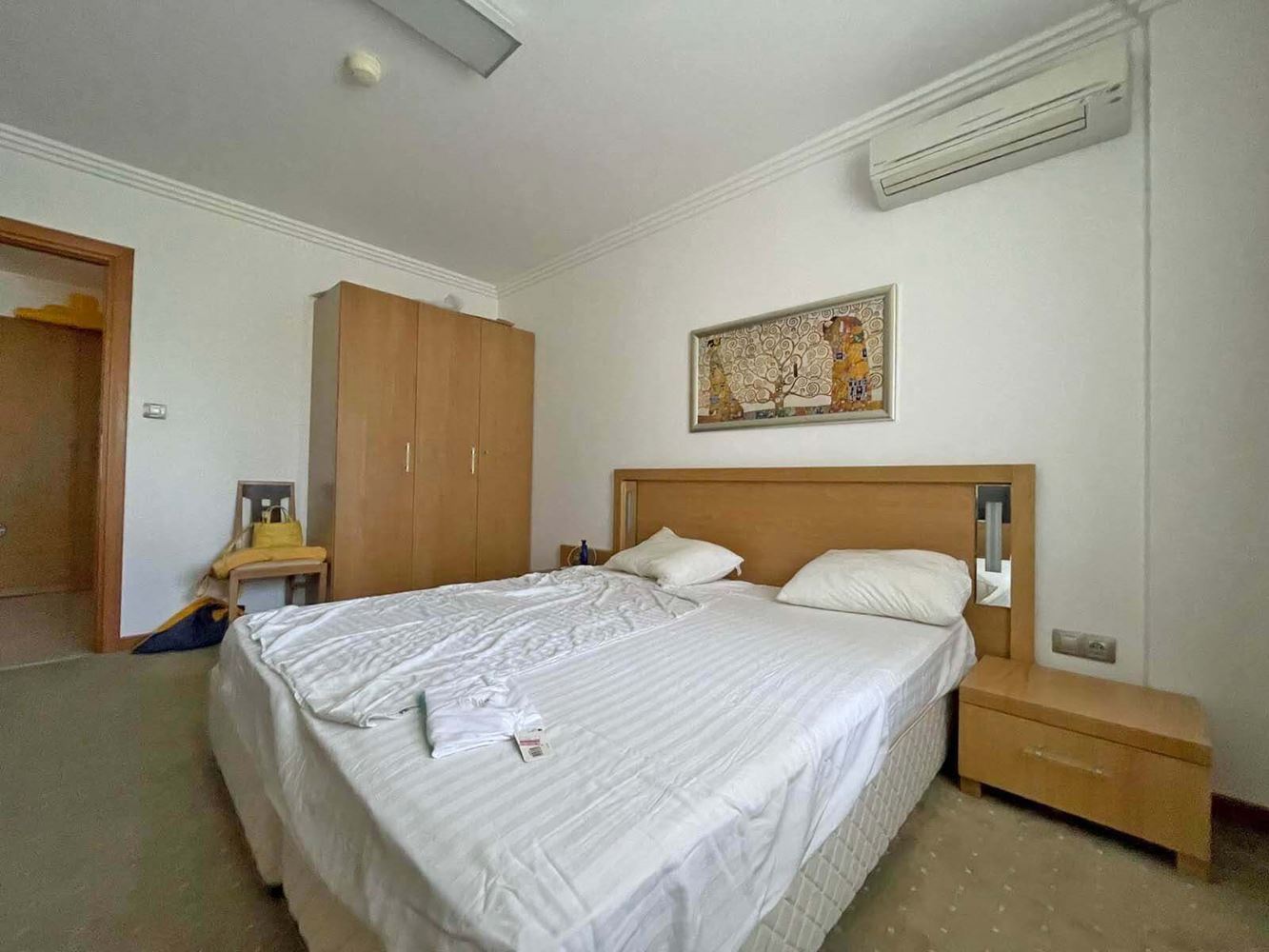 Hoher Standard und vielfältige Annehmlichkeiten – Hervorragende Zwei-Zimmer-Wohnung in einem Luxuskomplex direkt am Meer in Ravda