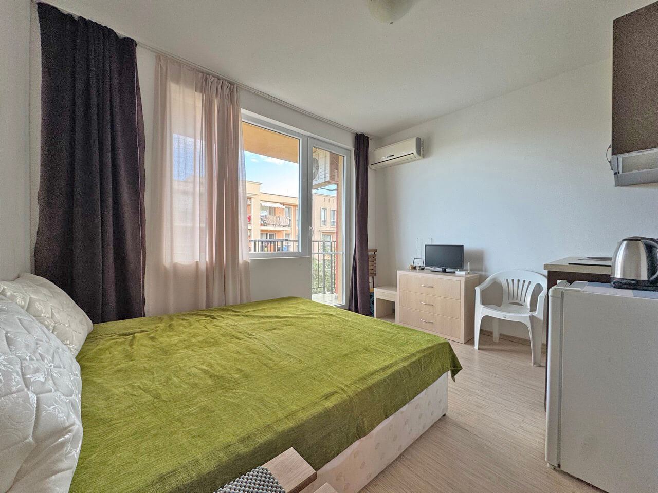 Möbliertes Studio mit Poolblick in Sonnenstrand – eine ausgezeichnete Wahl für Urlaub und Investition