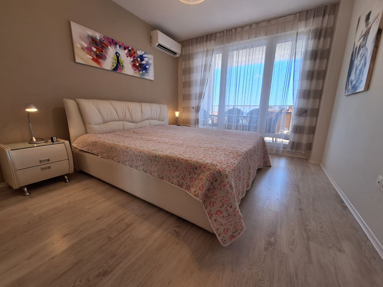 Geräumige 3-Zimmer-Wohnung mit Parkplatz nur 200 Meter vom Meer entfernt in Sveti Vlas