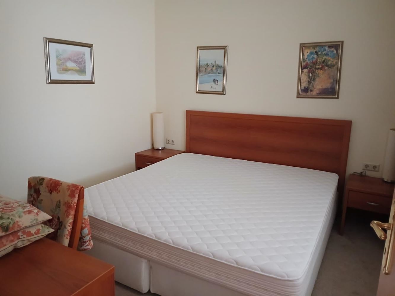 Attraktive Zwei-Zimmer-Wohnung in erster Meereslinie in Pomorie – Komfort, Swimmingpools und Spa-Angebote