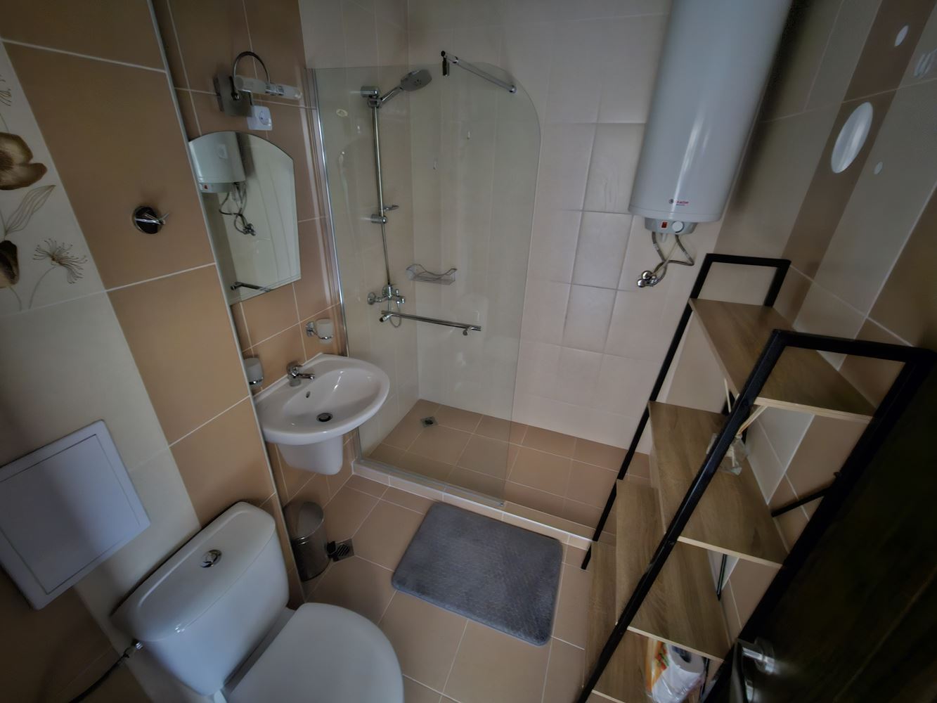 Drei-Zimmer-Wohnung mit Meerblick – Dachgeschoss mit zwei Terrassen in einer Anlage in Nessebar