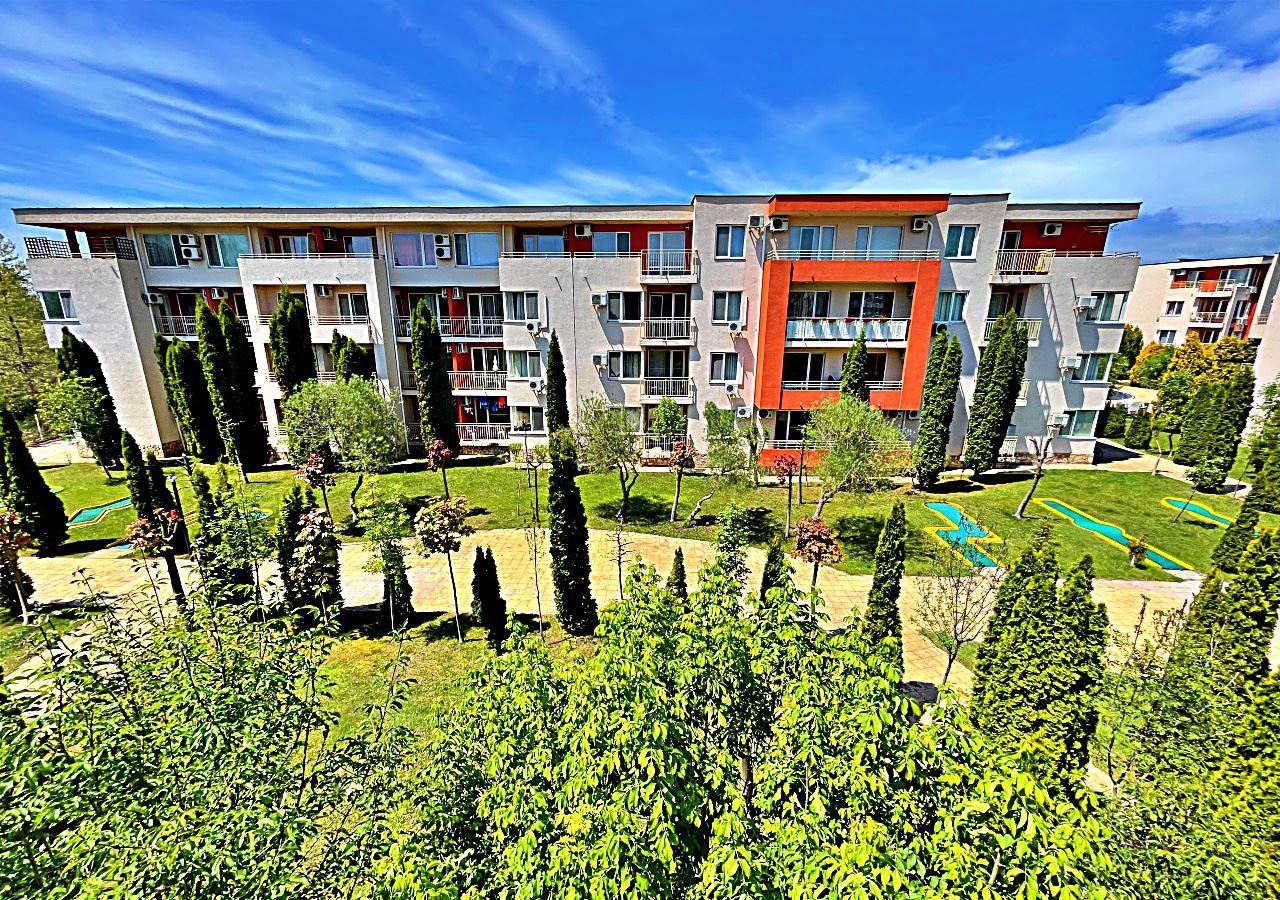 Geräumige Einzimmerwohnung in einer grünen Oase in Sonnenstrand – ideal für Urlaub und Investition