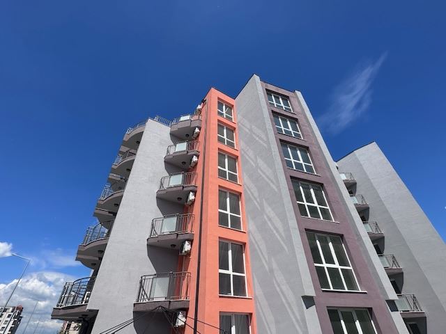 Nagelneue schlüsselfertige 3-Zimmer-Wohnung mit Dachterrasse