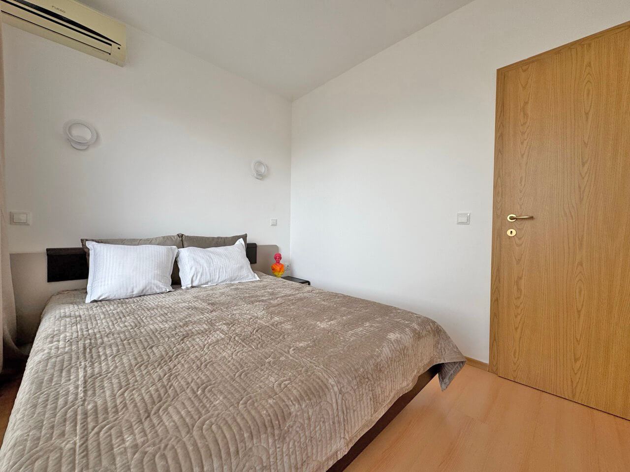 Geräumige Drei-Zimmer-Wohnung im Herzen von Sonnenstrand – Komfort, Lage und eine ausgezeichnete Investition