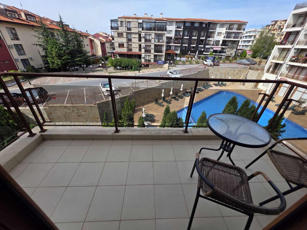 Studio mit Poolblick in Sveti Vlas – eine ausgezeichnete Option für Investition, Wohnen oder Sommerurlaub