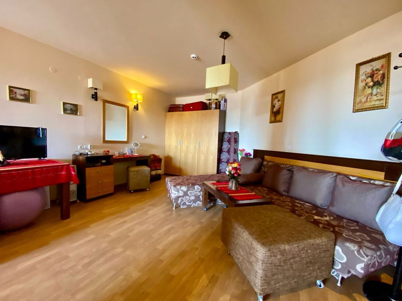 Geräumiges voll möbliertes Studio mit Poolblick in Sunny Beach – Komfort, Ruhe und hervorragende Investition