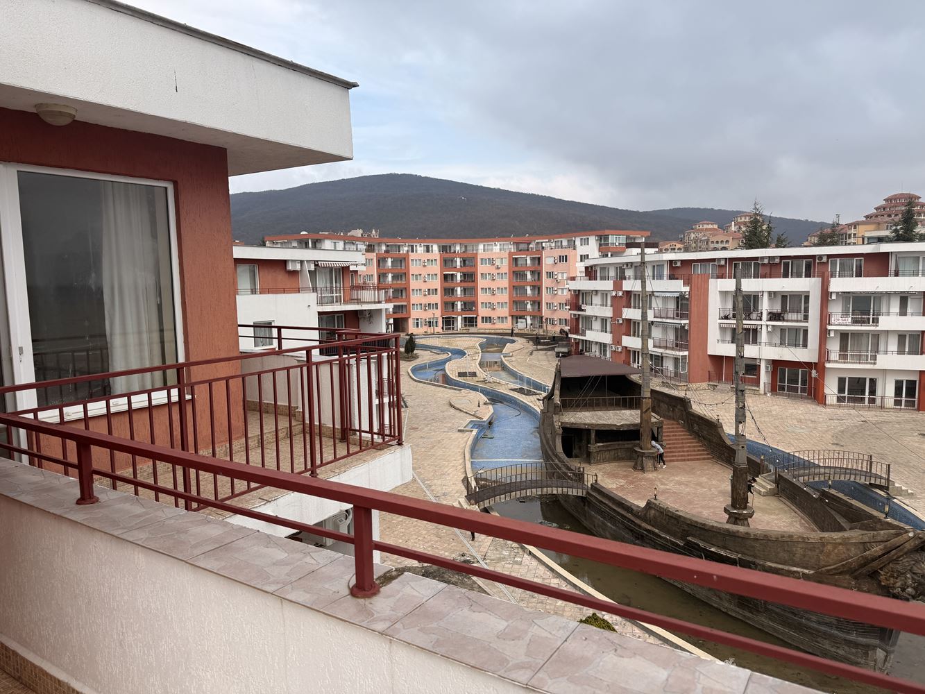 Zweizimmerwohnung in erster Linie mit direktem Meerblick – Sonnenstrand