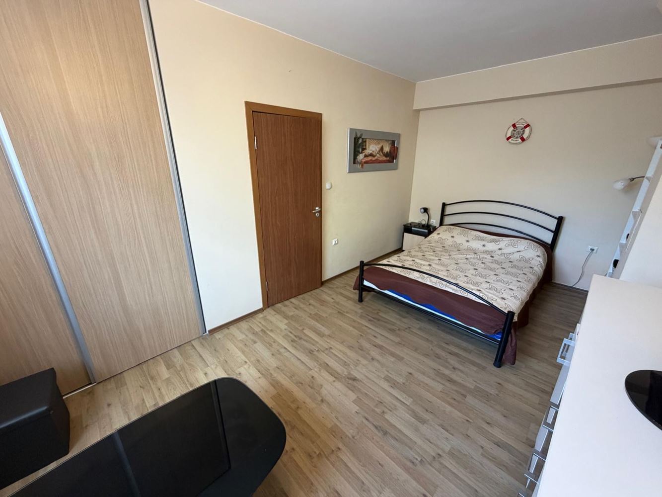 Gemütliche Wohnung mit einem Schlafzimmer in Sarafovo – eigener Eingang, keine Wartungsgebühr, ideal für ganzjähriges Wohnen