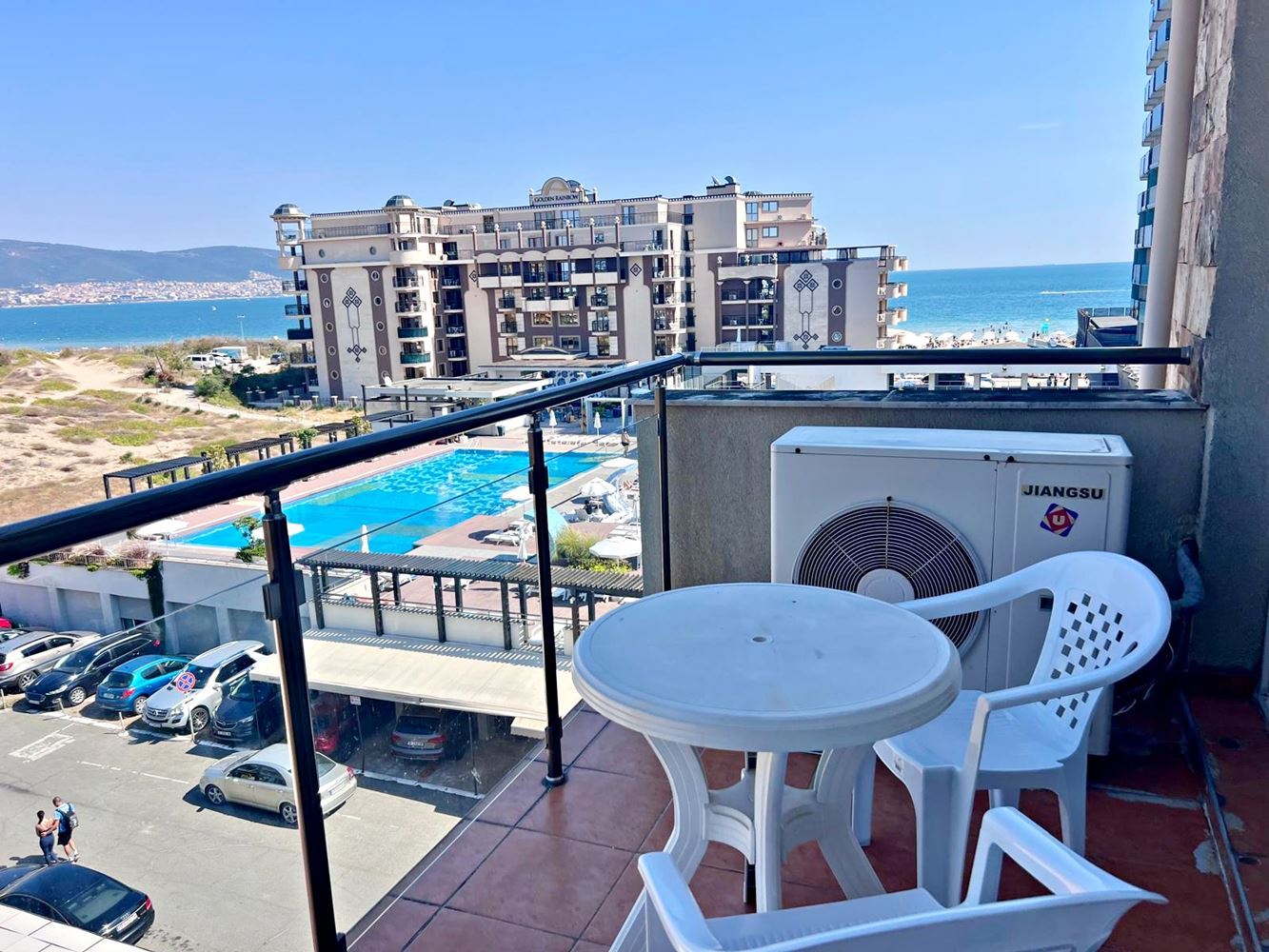 Zweizimmerwohnung mit Panoramablick auf das Meer in erster Meereslinie – geräumige Wohnung in Sonnenstrand