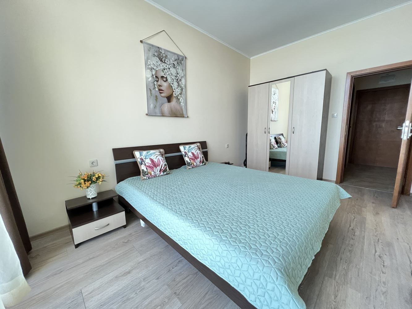 Zweizimmerwohnung in erster Meereslinie mit Meerblick in Nessebar, 500 m von der Altstadt entfernt